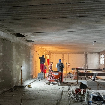 Tynki gipsowe: Sztuka tworzenia perfekcyjnych przestrzeni z DmBud