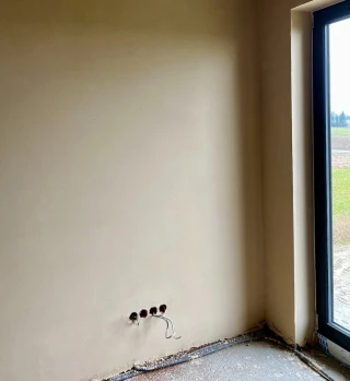 Tynki maszynowe a ręczne: co jest lepsze dla Twojego projektu?
