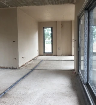 Tynki maszynowe cementowo-wapienne